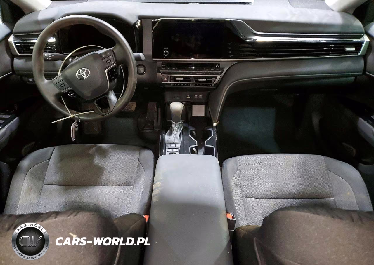 2026 Toyota Camry Le VIN:4T1DAACK7TU258610 - 8