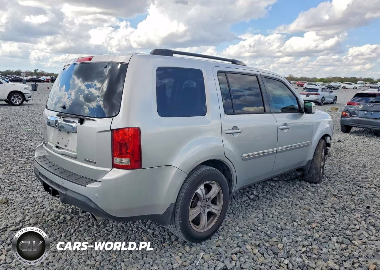 2015 Honda Pilot Touring VIN:5FNYF3H93FB001398 - 3