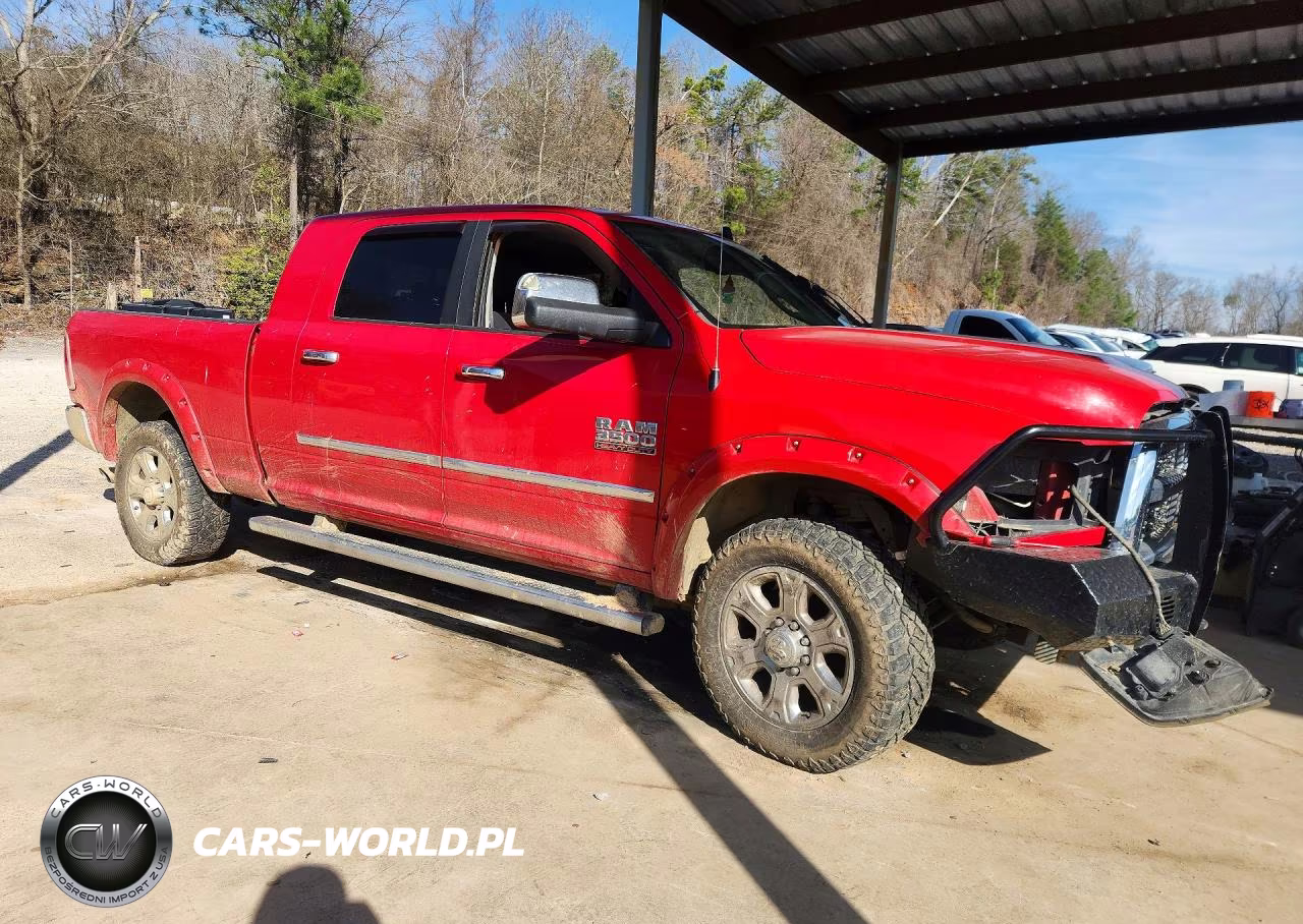 2016 Ram 3500 Laramie VIN:3C63R3ML8GG137810 - 4