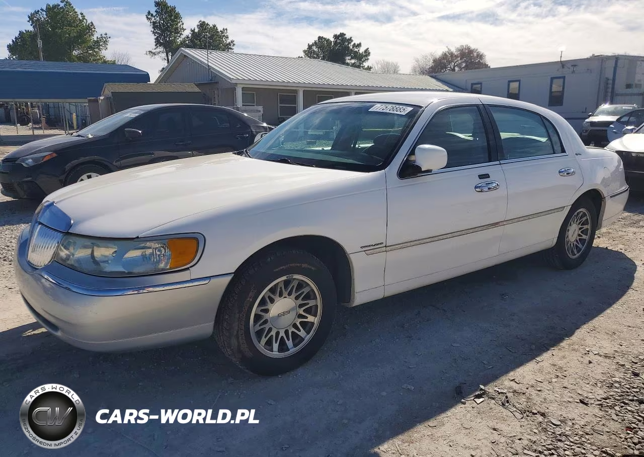 2000 Lincoln Town Car Signature
