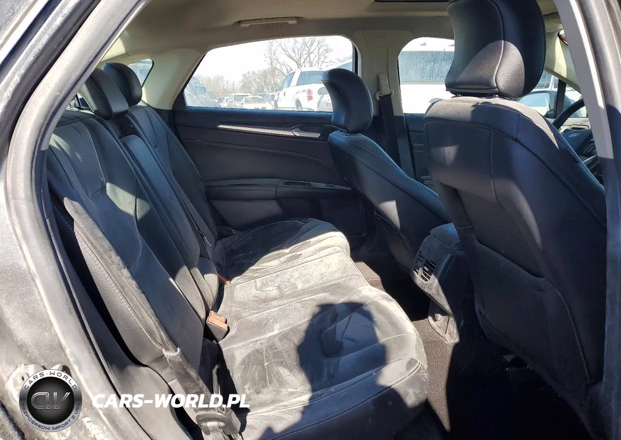 2019 Ford Fusion Titanium VIN:3FA6P0RU0KR285819 - 10