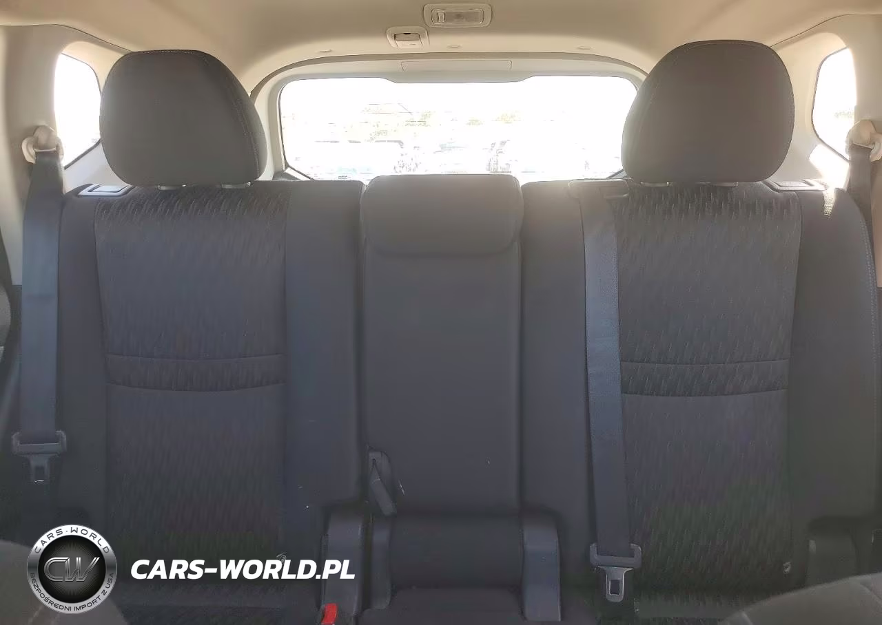 2018 Nissan Rogue S VIN:KNMAT2MV5JP513850 - 10