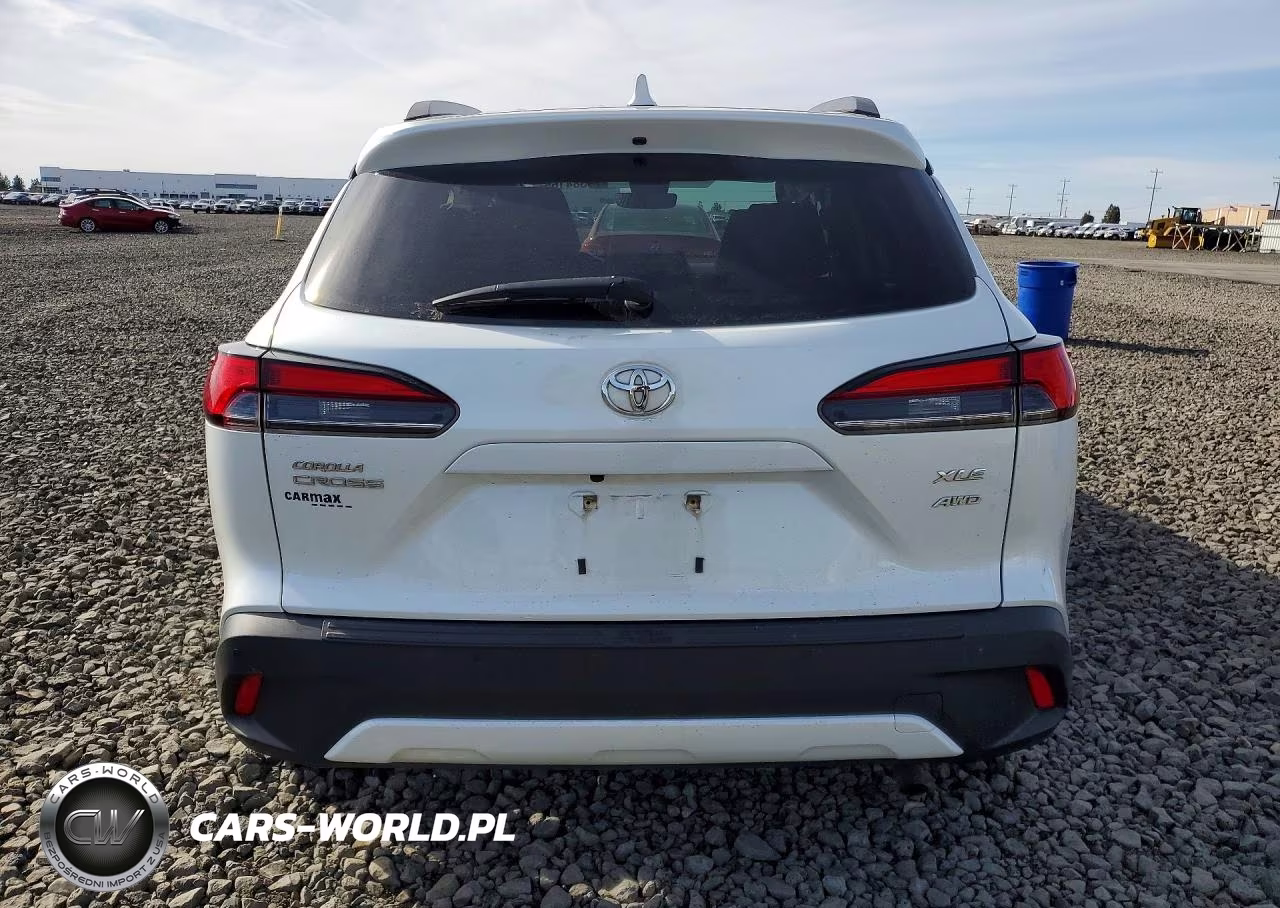 2022 Toyota Corolla Cross Xle VIN:7MUDAABGXNV010298 - 6