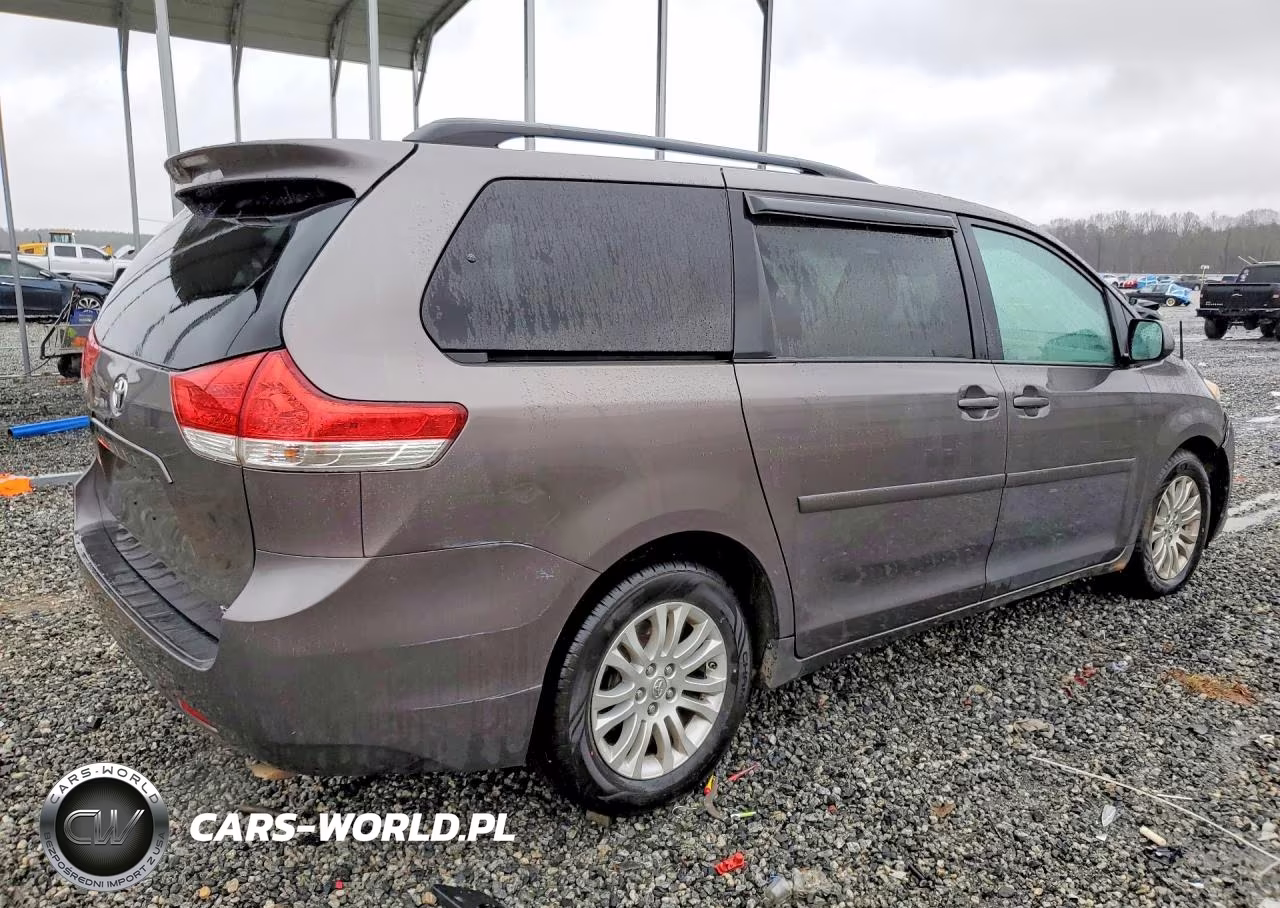 2011 Toyota Sienna Xle 8-Passenger VIN:5TDYK3DC8BS166088 - 3