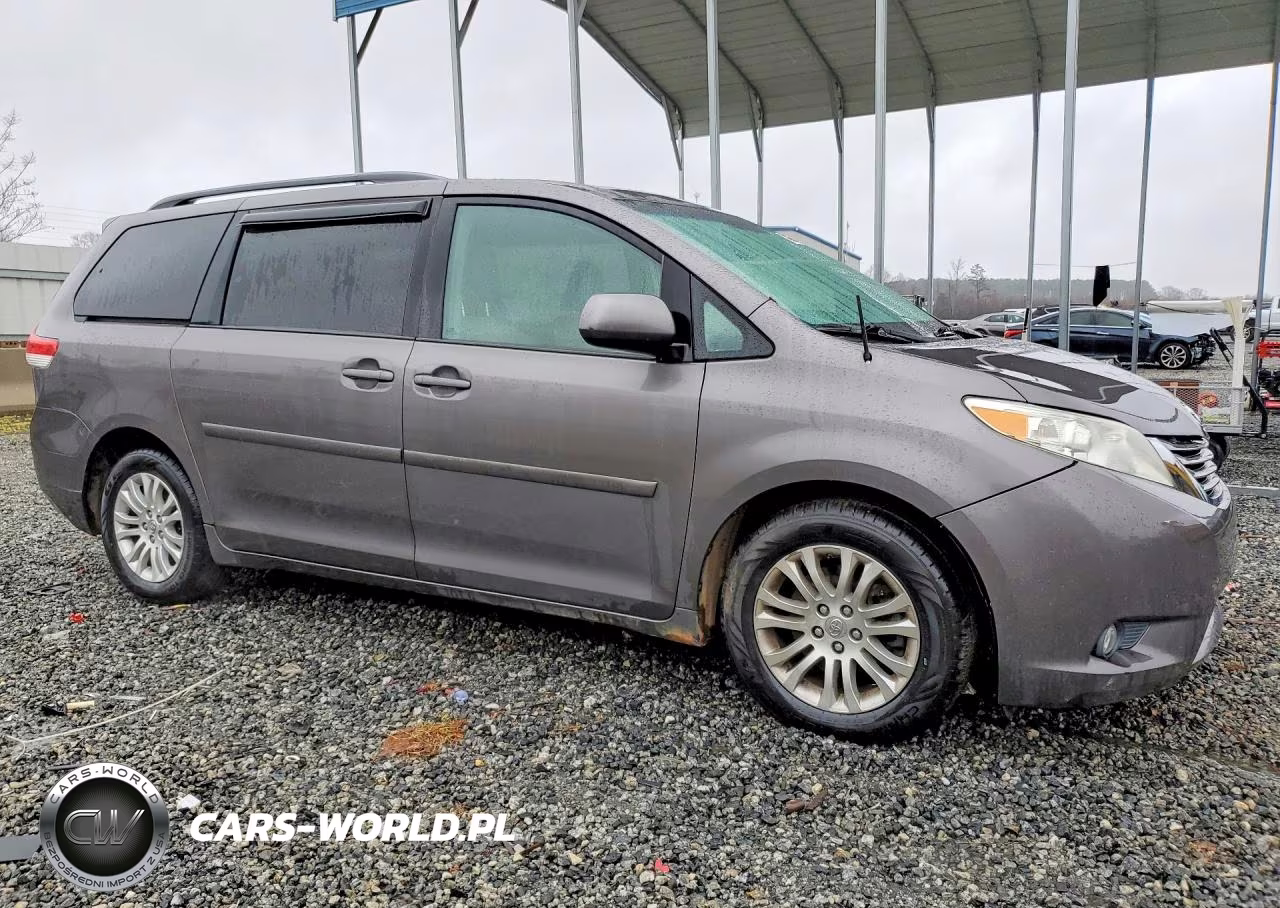 2011 Toyota Sienna Xle 8-Passenger VIN:5TDYK3DC8BS166088 - 4
