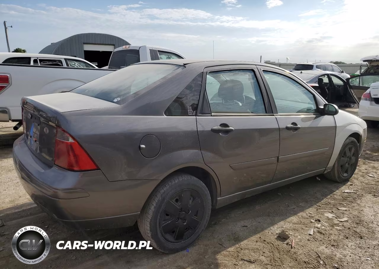 2007 Ford Focus Zx4 VIN:1FAHP34N87W176930 - 3