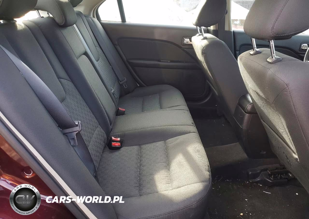 2011 Ford 3930 VIN:3FAHP0HA7BR182428 - 10