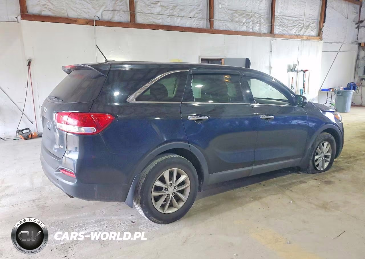 2017 Kia Sorento L VIN:5XYPG4A38HG229736 - 3