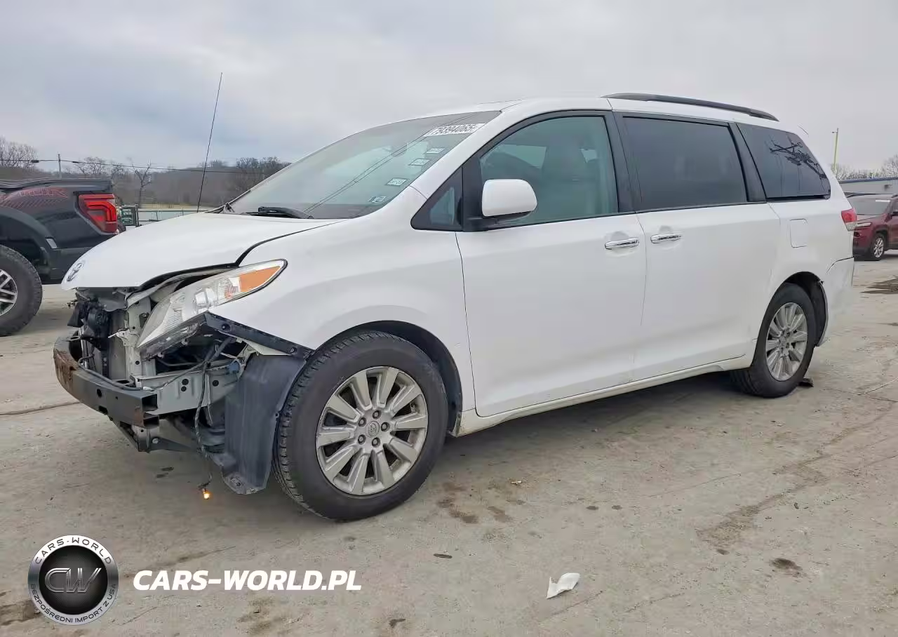 2013 Toyota Sienna Xle 7-Passenger