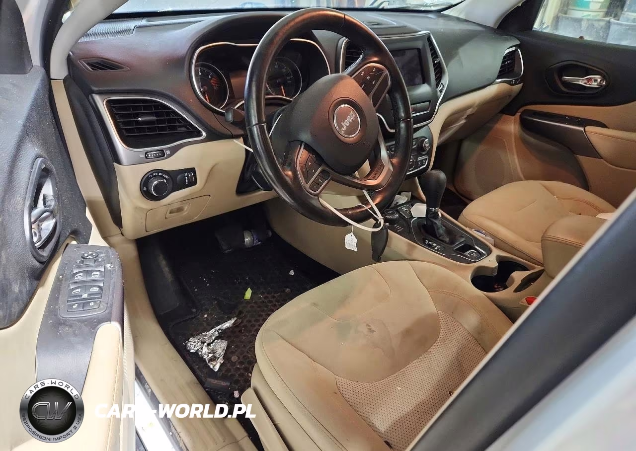 2020 Jeep Cherokee Latitude VIN:1C4PJMCB6LD654630 - 8