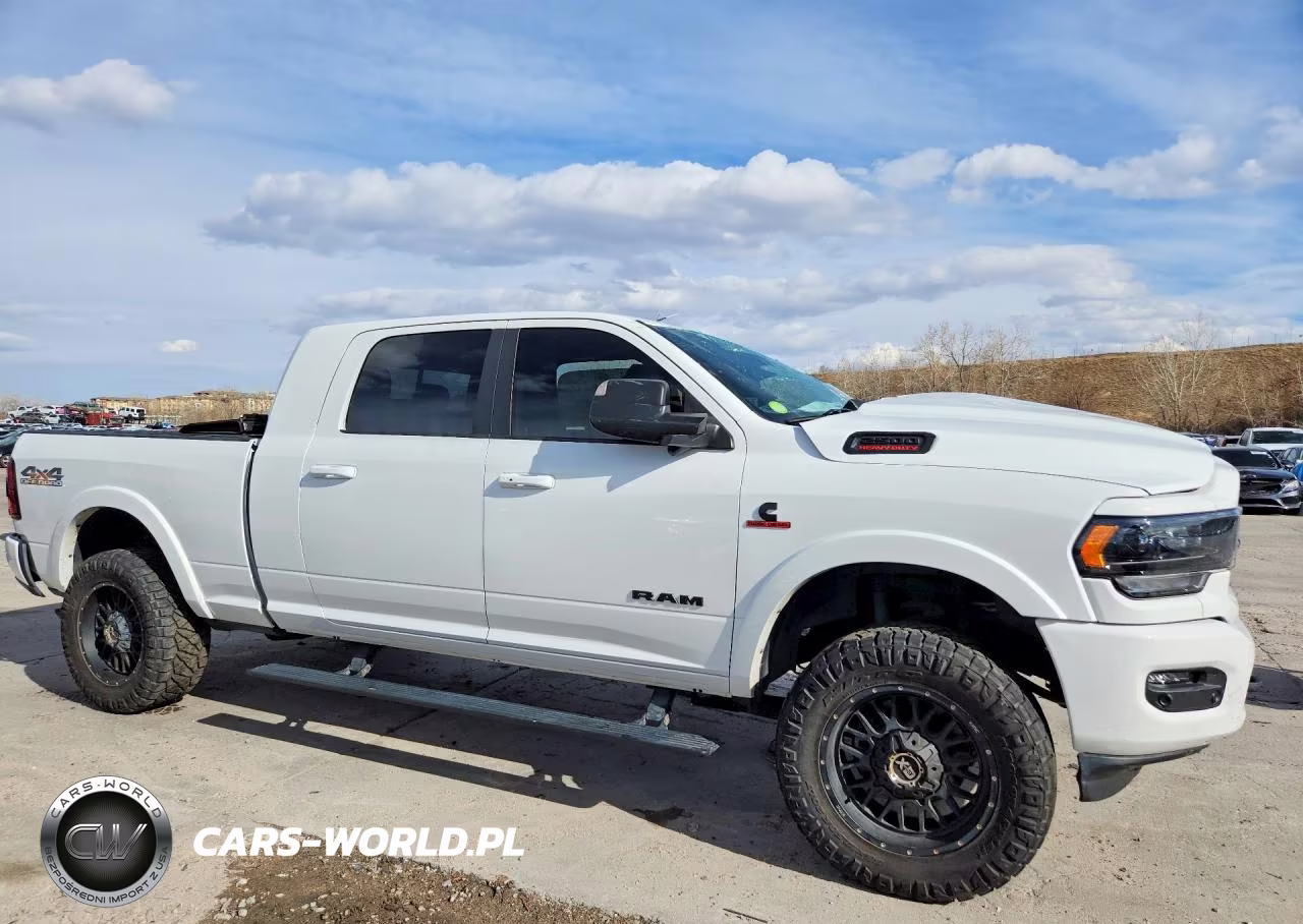 2021 Ram Trucks 2500 Limited VIN:3C6UR5TL0MG639191 - 4