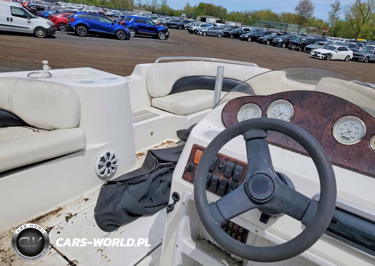 2011 Hurricane-Godfrey Marine Boat - Boat VIN:GDYN3950C111 - 5