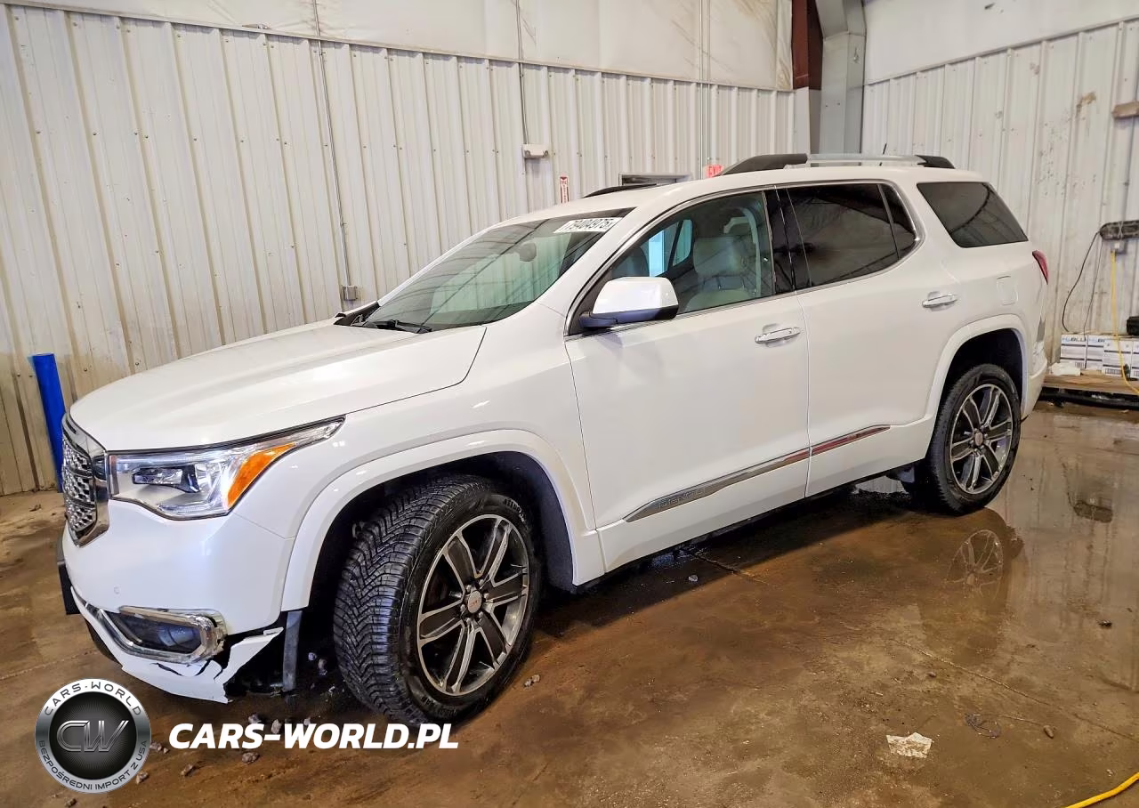 2017 GMC Acadia Denali – zdjęcie 1 z 13