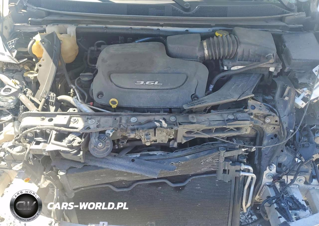 2018 Chrysler Pacifica Touring Plus VIN:2C4RC1FG7JR365517 - 12