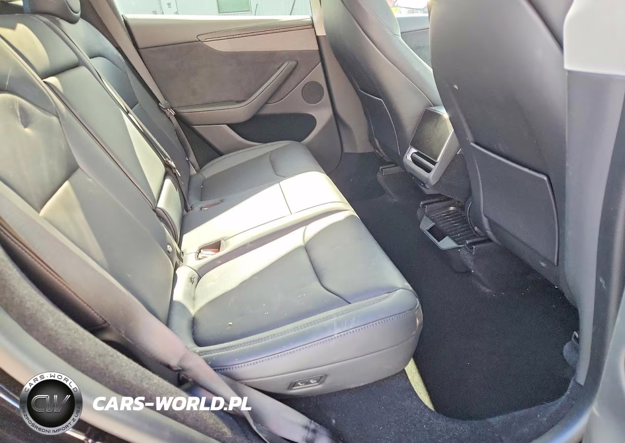 2026 Tesl Model Y VIN:7SAYGDED0TF537803 - 10