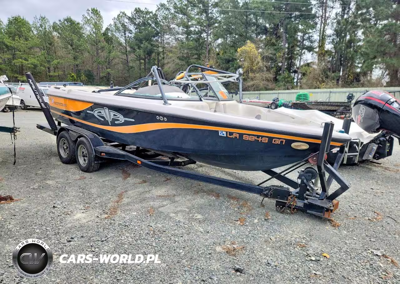 2003 Correct Craft Nautique - Boat