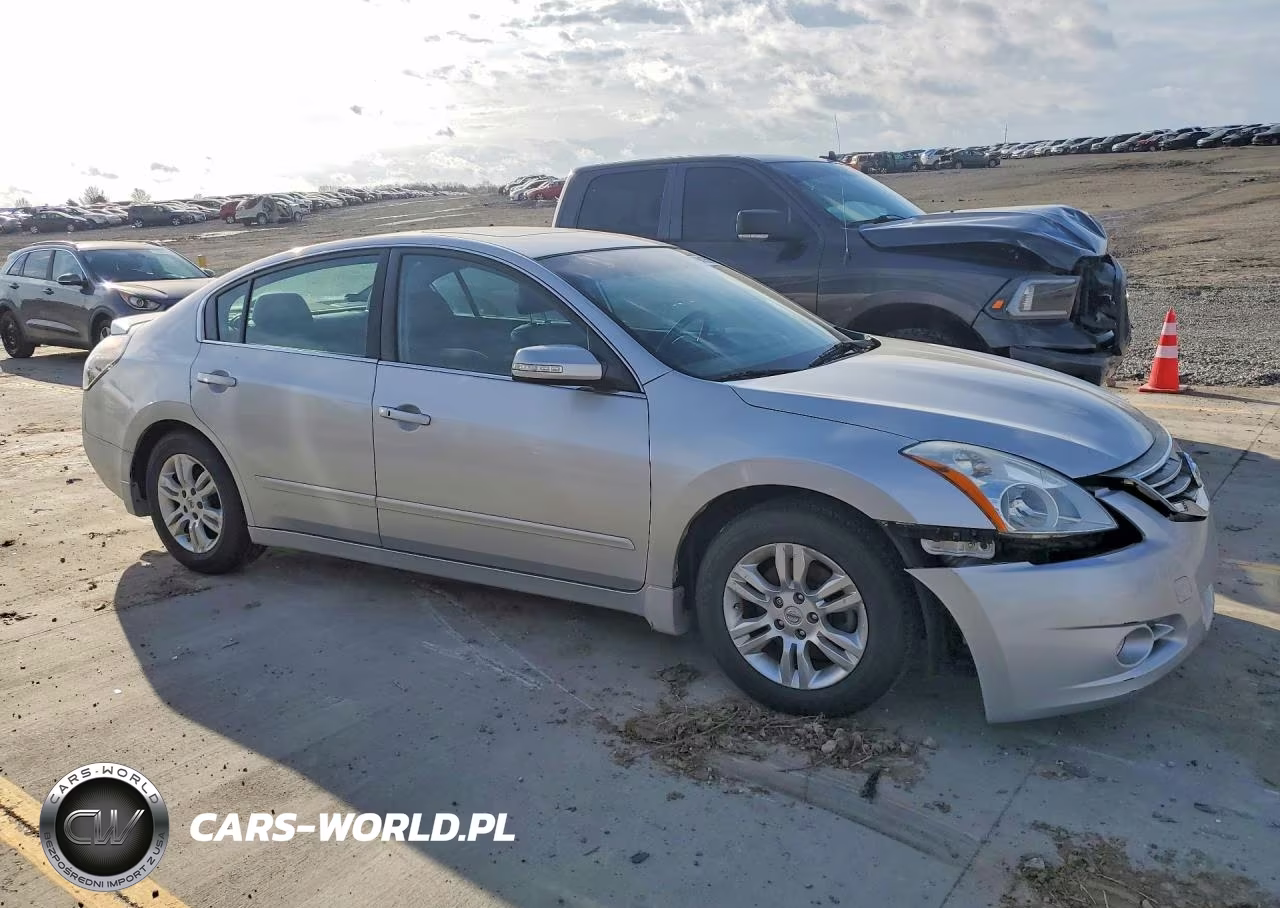 2011 Nissan Altima VIN:1N4AL2AP6BN458219 - 4