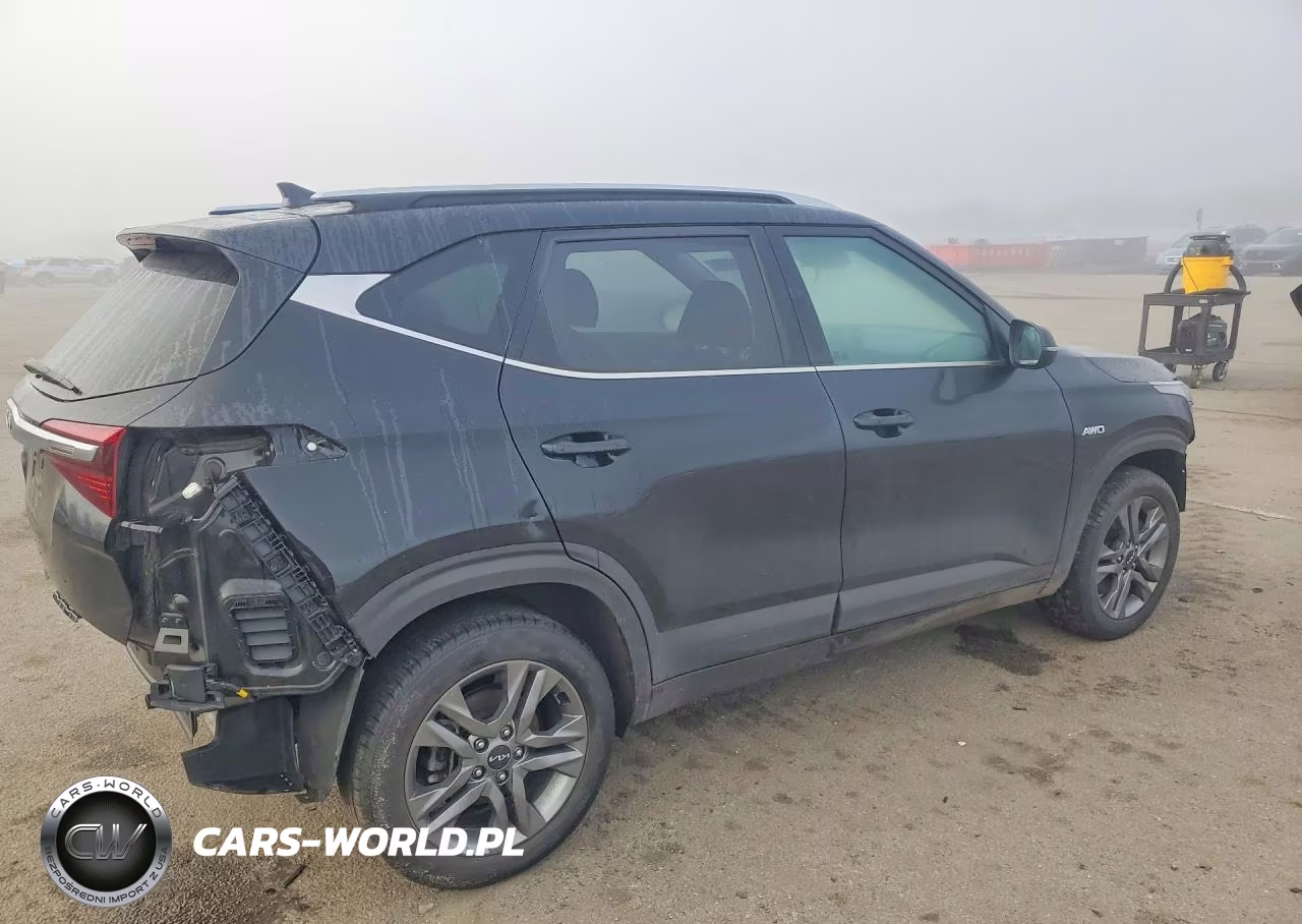 2023 Kia Seltos S VIN:KNDEUCAA1P7353741 - 3