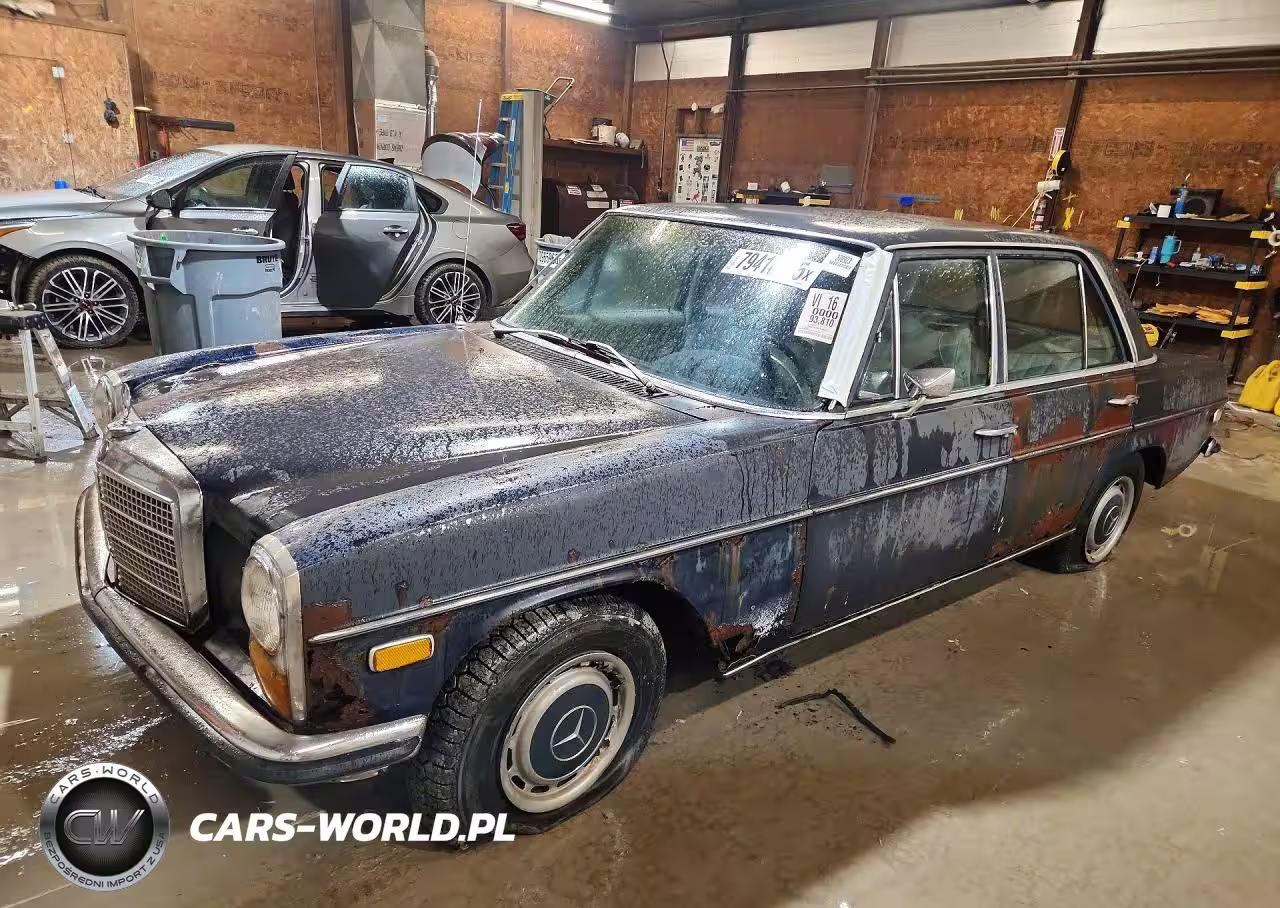 1971 Mercedes-Benz 230