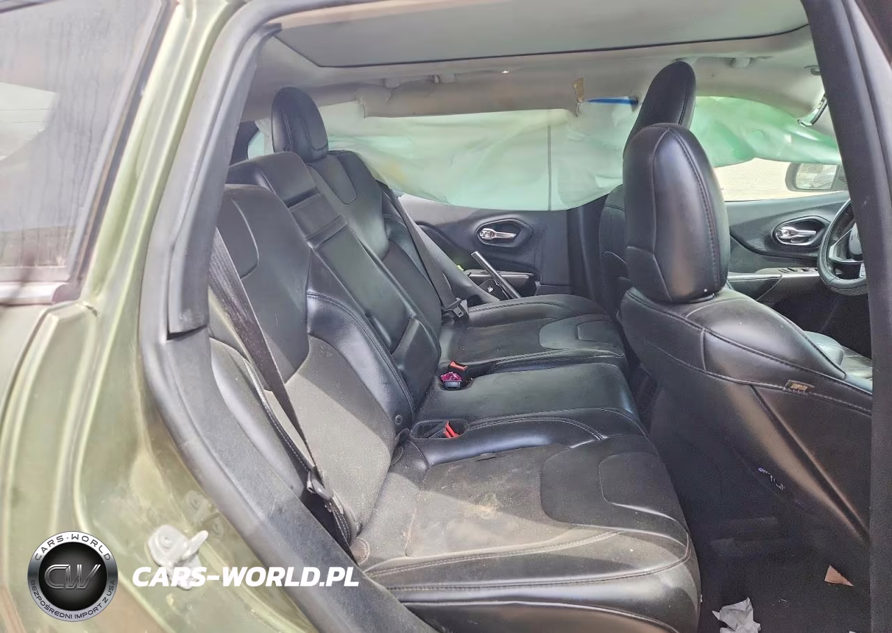 2019 Jeep Cherokee Latitude Plus VIN:1C4PJLLB5KD221082 - 11