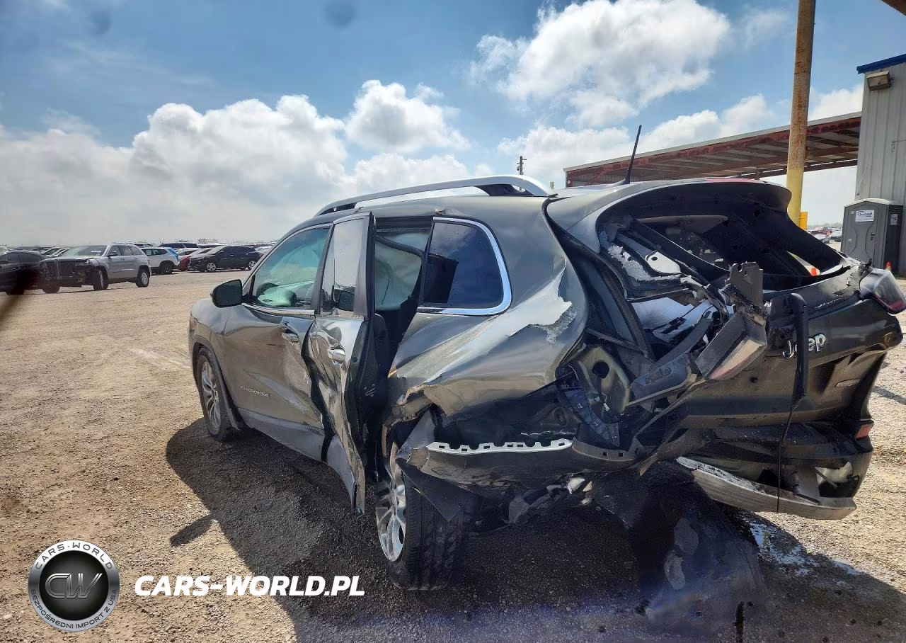 2019 Jeep Cherokee Latitude Plus VIN:1C4PJLLB5KD221082 - 2
