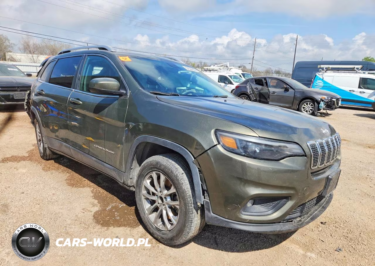 2019 Jeep Cherokee Latitude Plus VIN:1C4PJLLB5KD221082 - 4