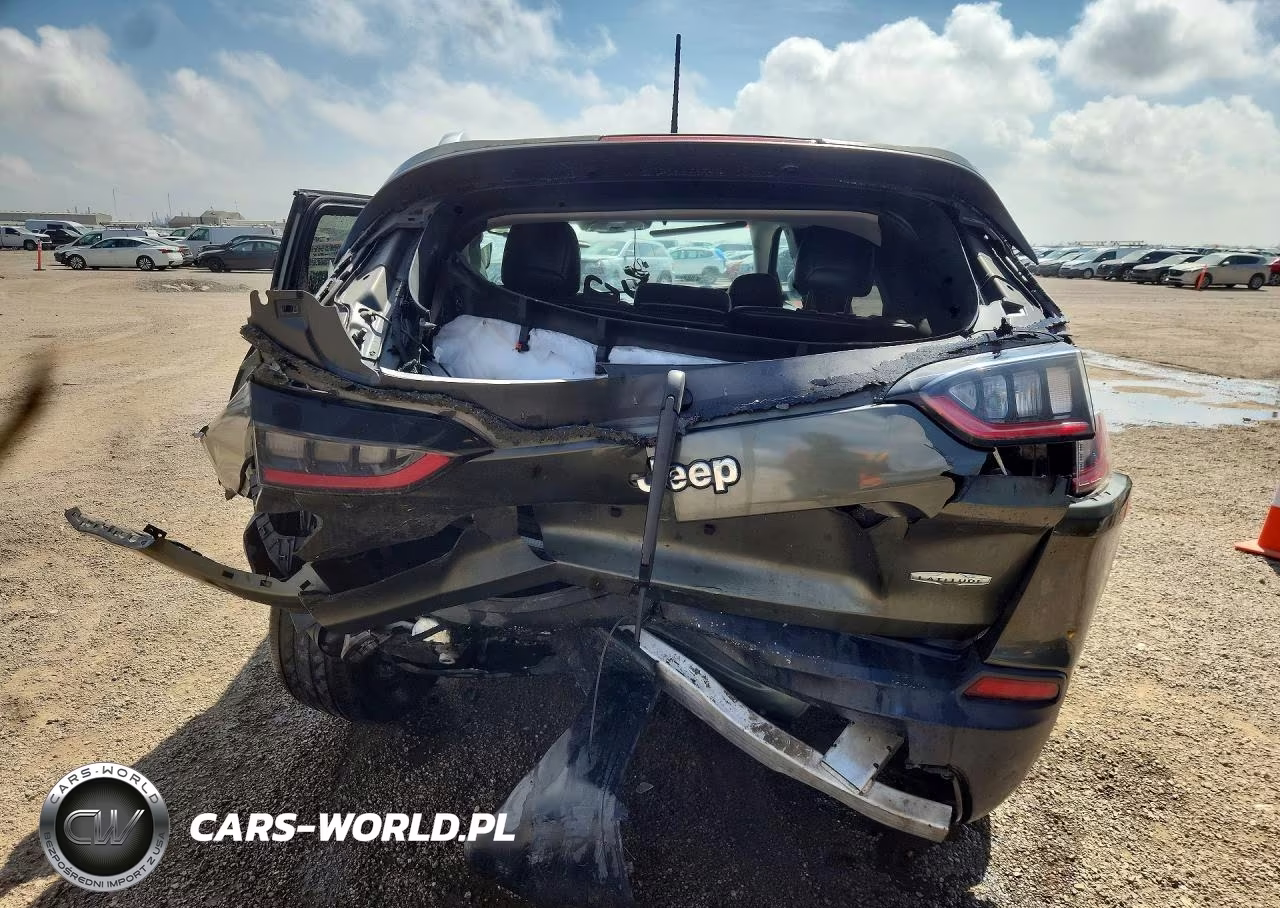 2019 Jeep Cherokee Latitude Plus VIN:1C4PJLLB5KD221082 - 6
