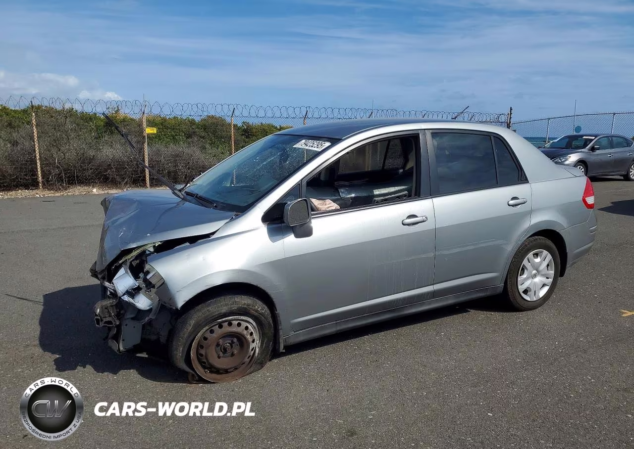 2010 Nissan Versa 1.8 S