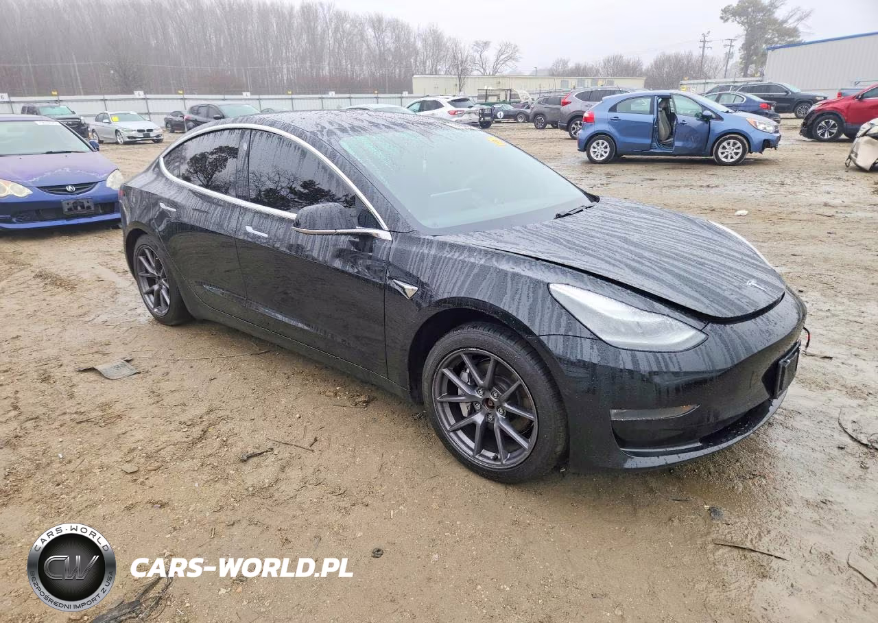 2019 Tesla Model 3 VIN:5YJ3E1EB5KF385557 - 4