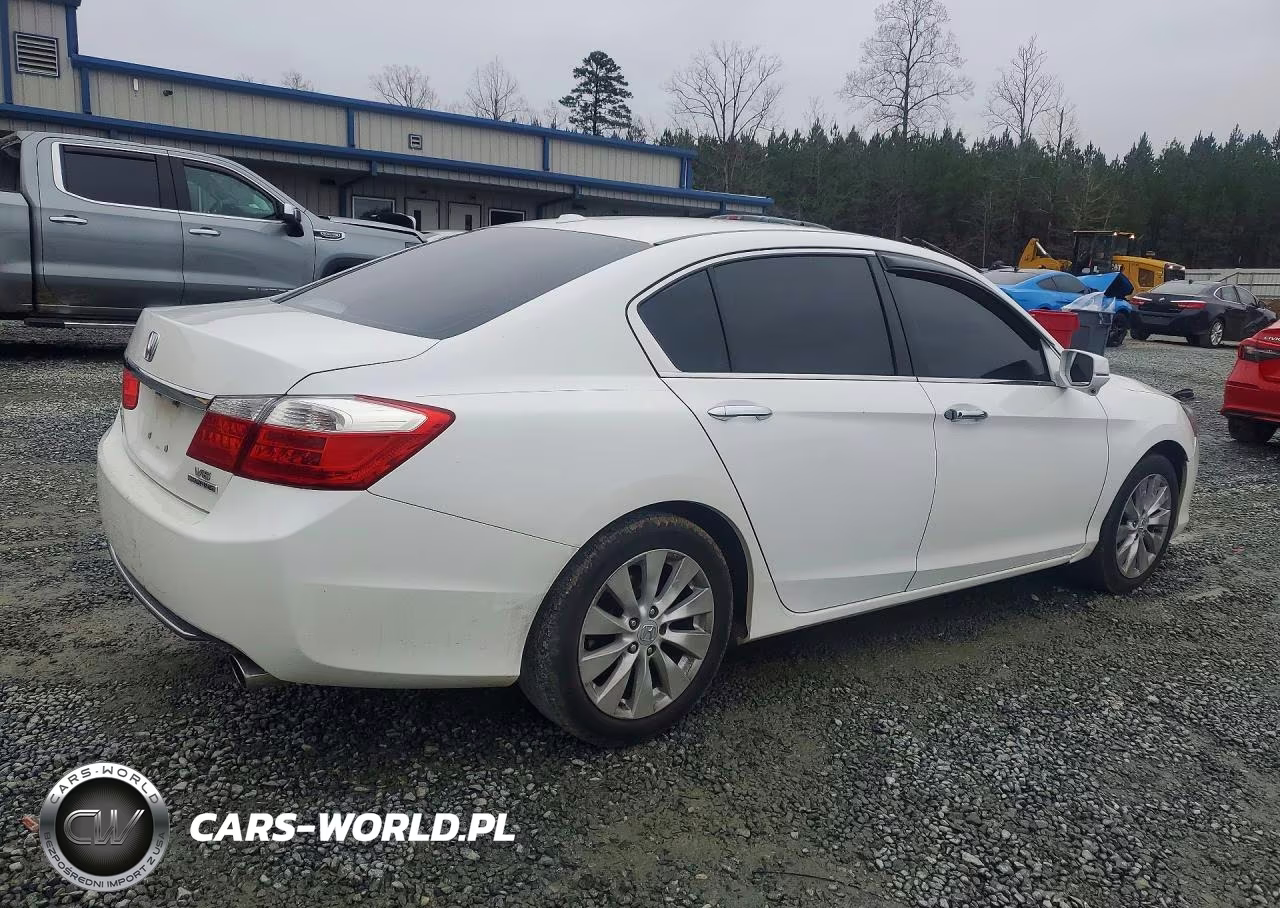 2015 Honda Accord Touring VIN:1HGCR3F91FA006047 - 3