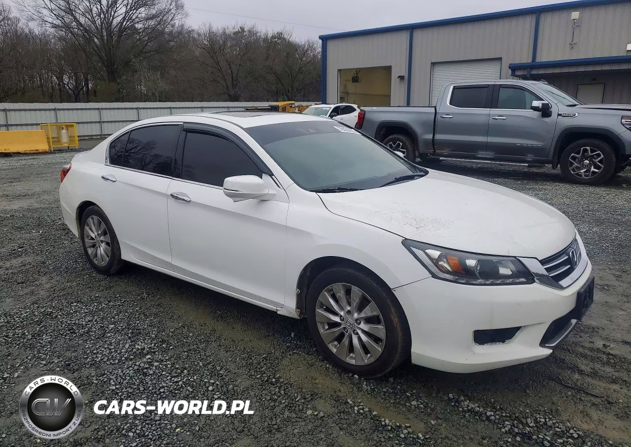 2015 Honda Accord Touring VIN:1HGCR3F91FA006047 - 4