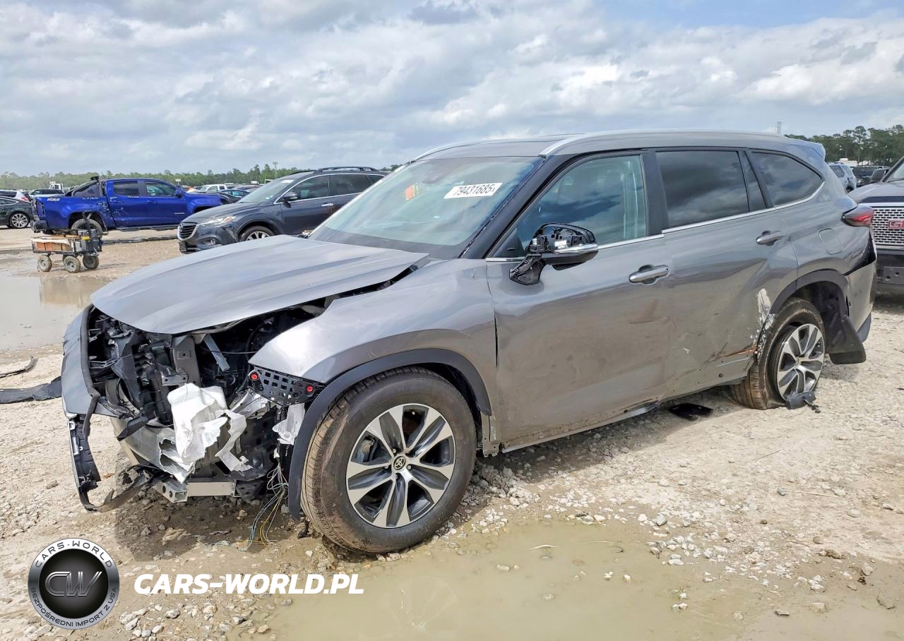 2026 Toyota Highlander Xle