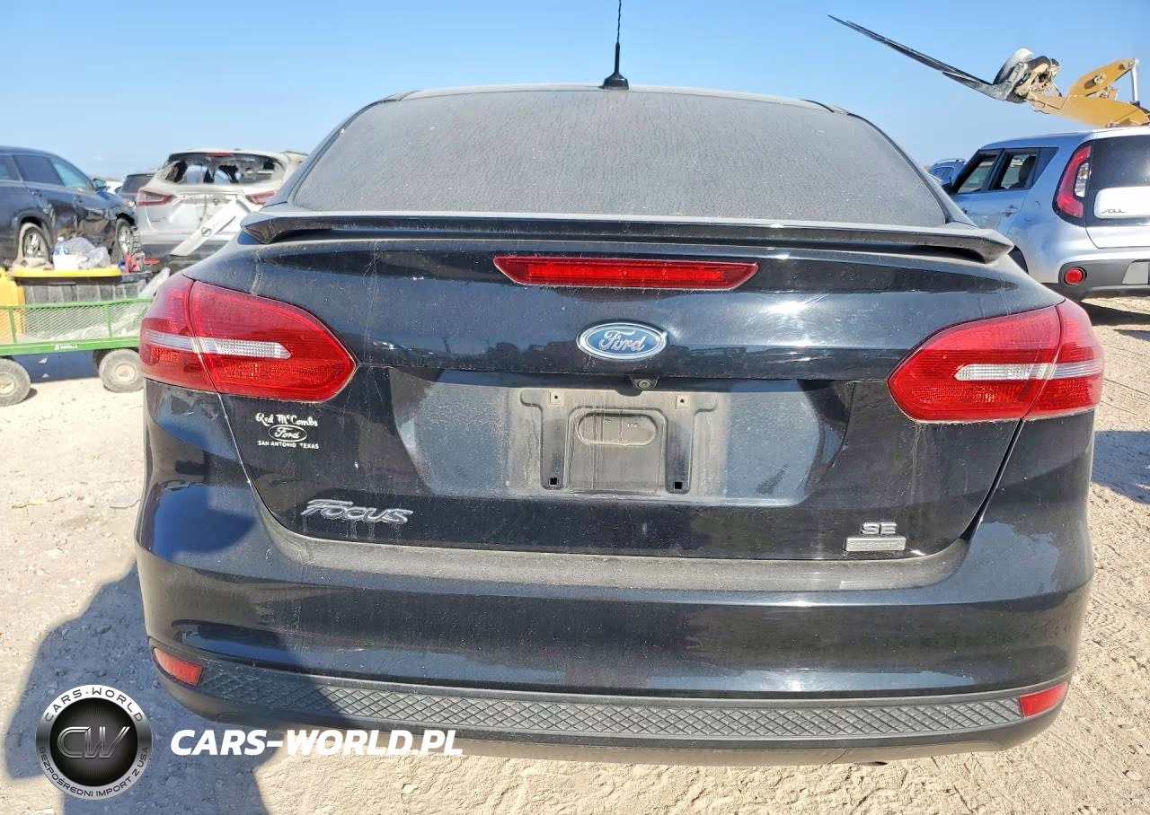 2018 Ford Focus Se VIN:1FADP3FE6JL311360 - 6