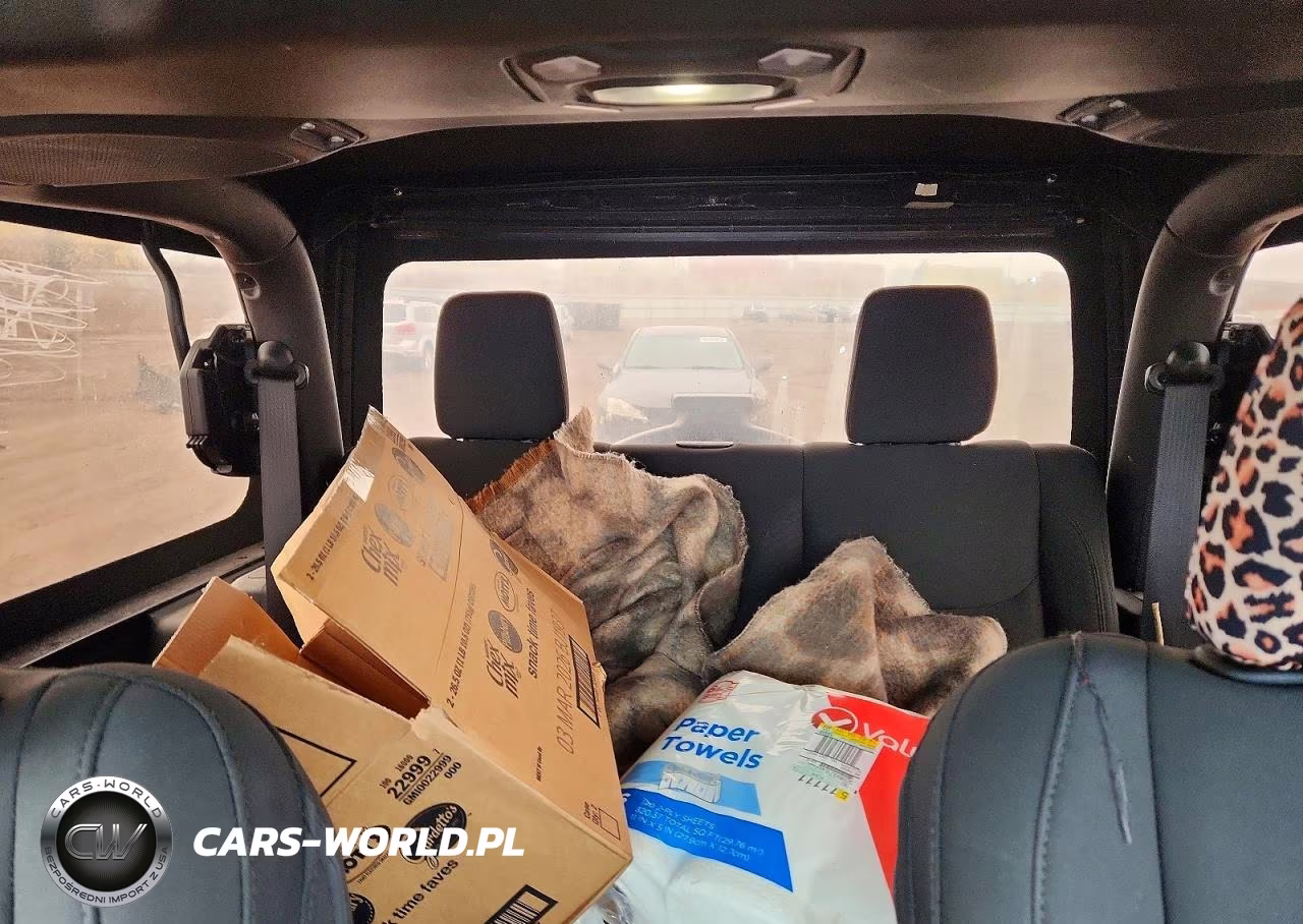 2018 Jeep Wrangler Sport VIN:1C4GJXAG0JW284731 - 10