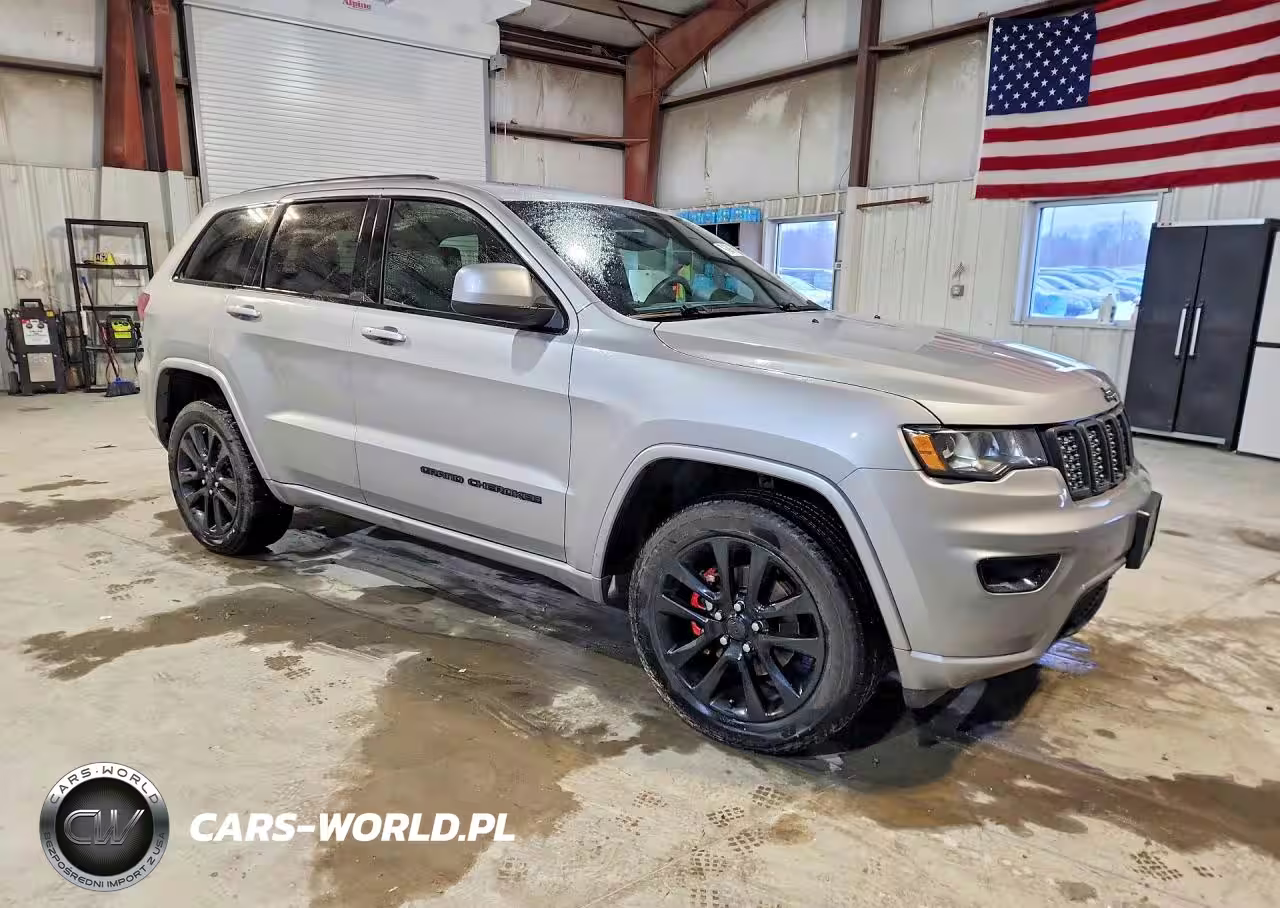 2019 Jeep Grand Cherokee Laredo VIN:1C4RJFAGXKC729983 - 4