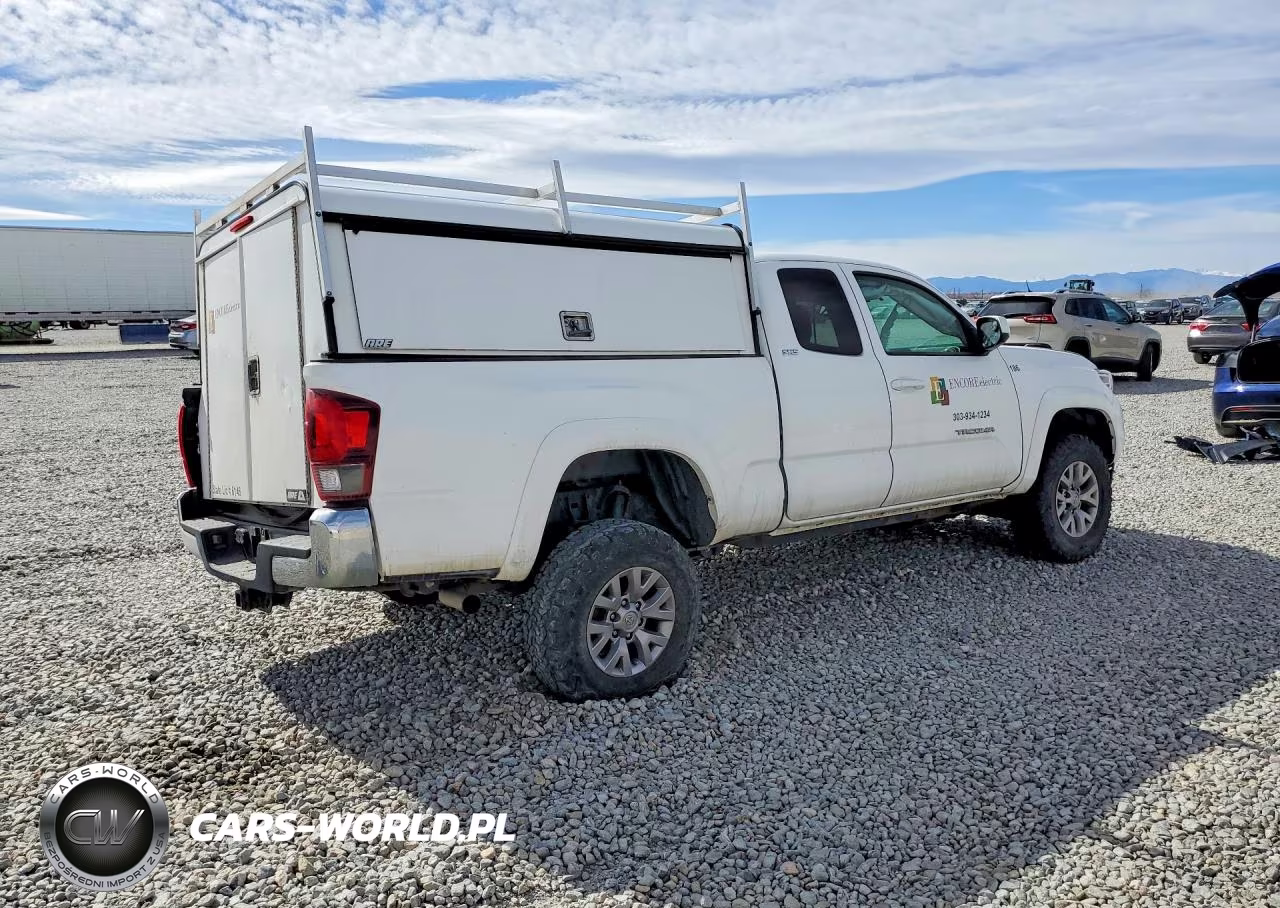 2019 Toyota Tacoma Sr5 V6 VIN:5TFSZ5AN0KX178832 - 3