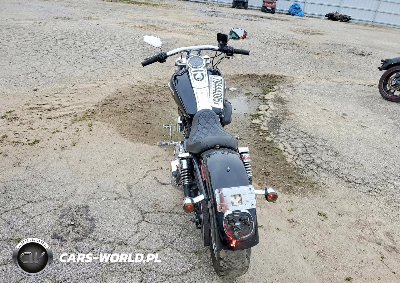 2013 Harley-Davidson Fxdc Dyna Super Glide VIN:1HD1GV41XDC317979 - 4