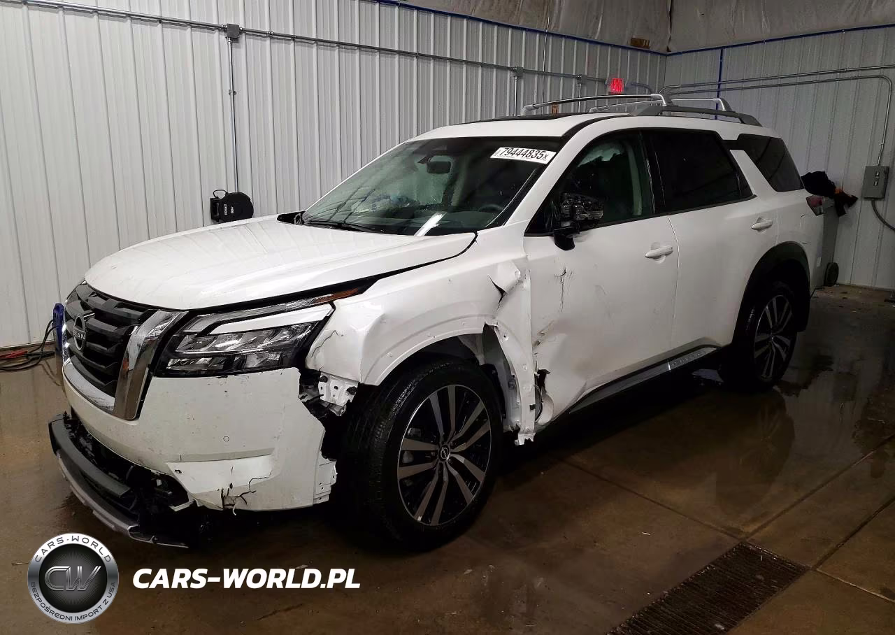 2025 Nissan Pathfinder Platinum