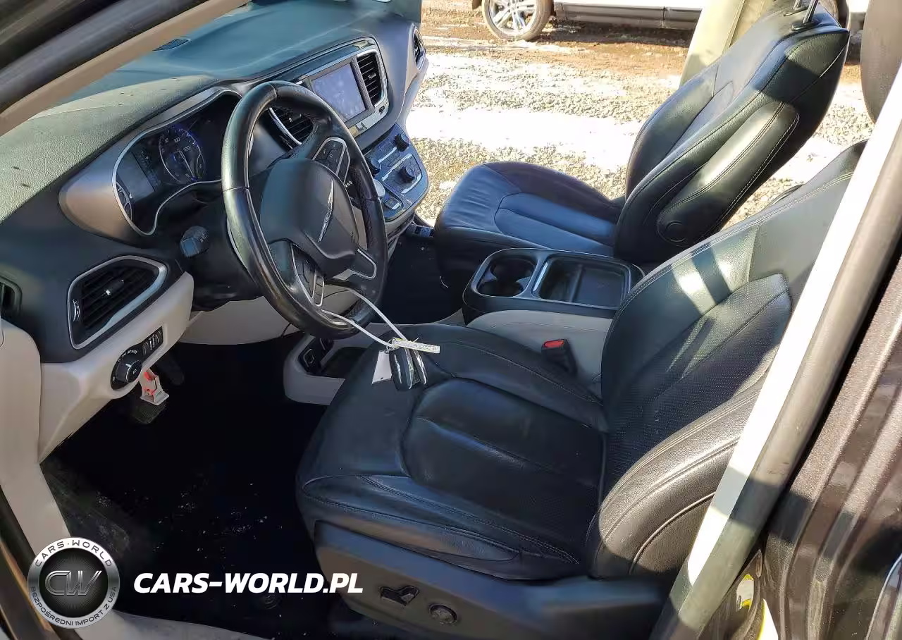 2020 Chrysler Pacifica Touring L VIN:2C4RC1BG4LR109893 - 7