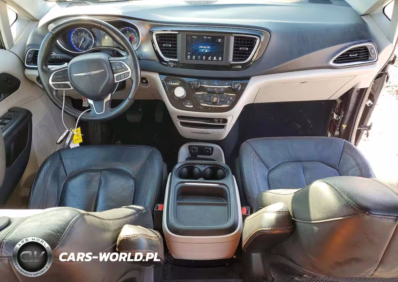 2020 Chrysler Pacifica Touring L VIN:2C4RC1BG4LR109893 - 8