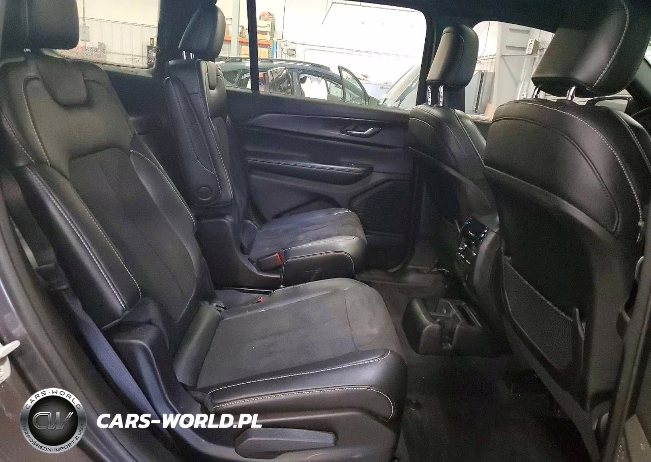 2024 Jeep Grand Cherokee L Laredo VIN:1C4RJKAG3R8937838 - 11