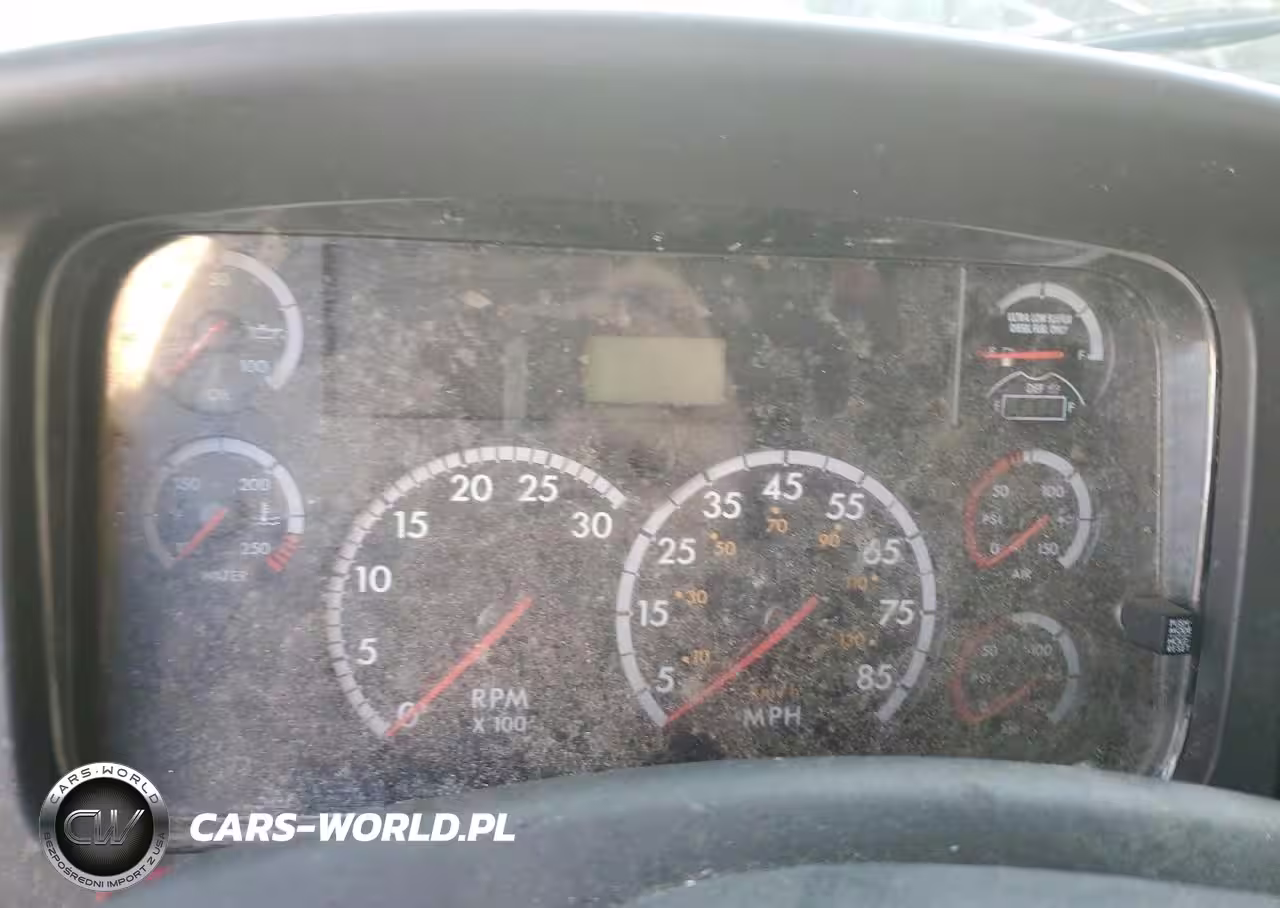 2011 FREIGHTLINER M2 106 MED  VIN:1FVACWDTXBDAX3348 - 8