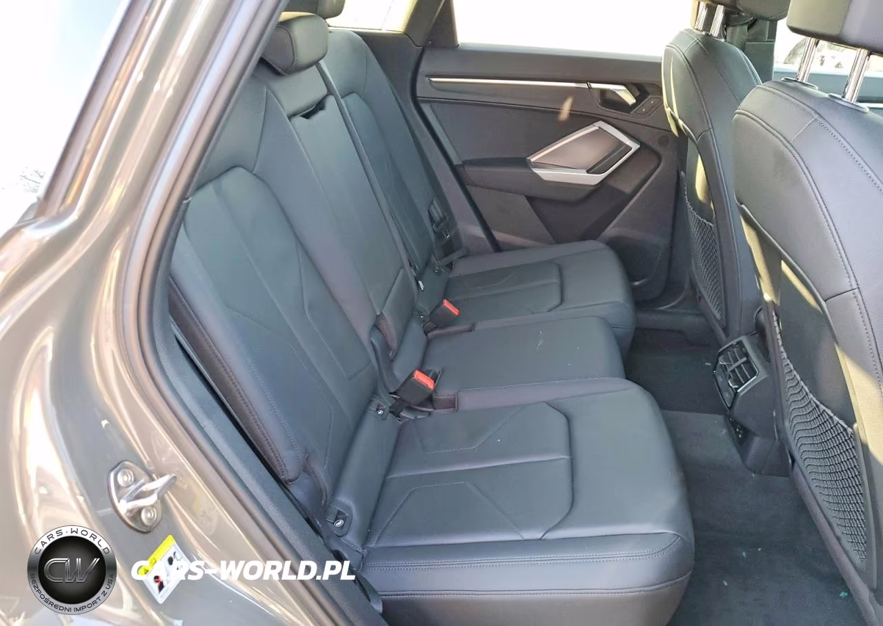 2020 Audi Q3 Premium S Line VIN:WA1DECF38L1095440 - 11
