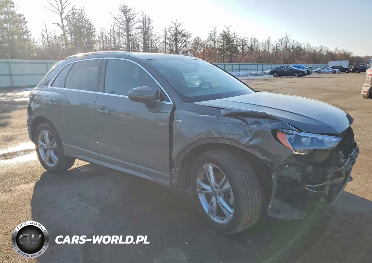 2020 Audi Q3 Premium S Line VIN:WA1DECF38L1095440 - 4