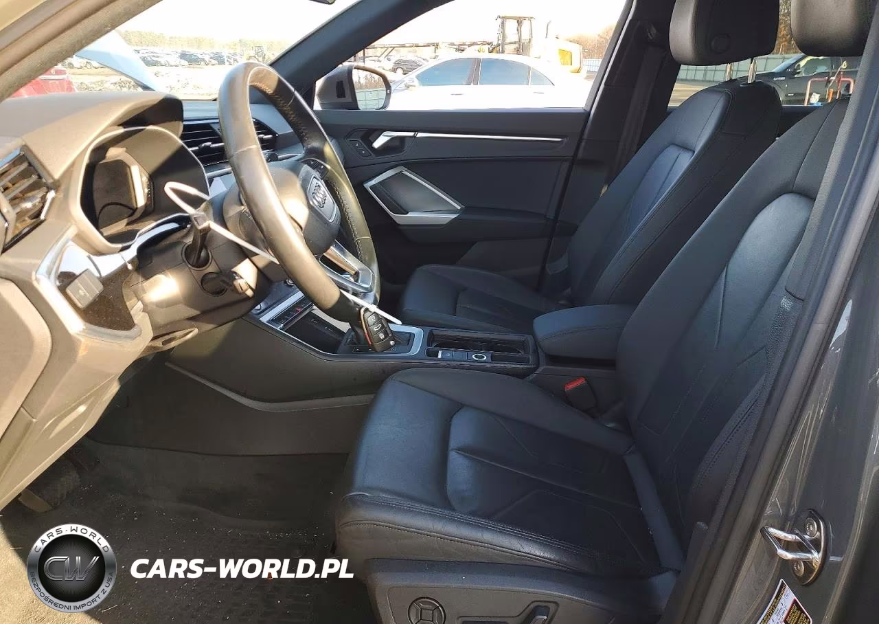 2020 Audi Q3 Premium S Line VIN:WA1DECF38L1095440 - 7