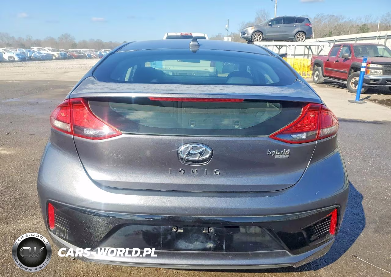 2018 Hyundai Ioniq Hybrid Blue VIN:KMHC65LC7JU075315 - 6