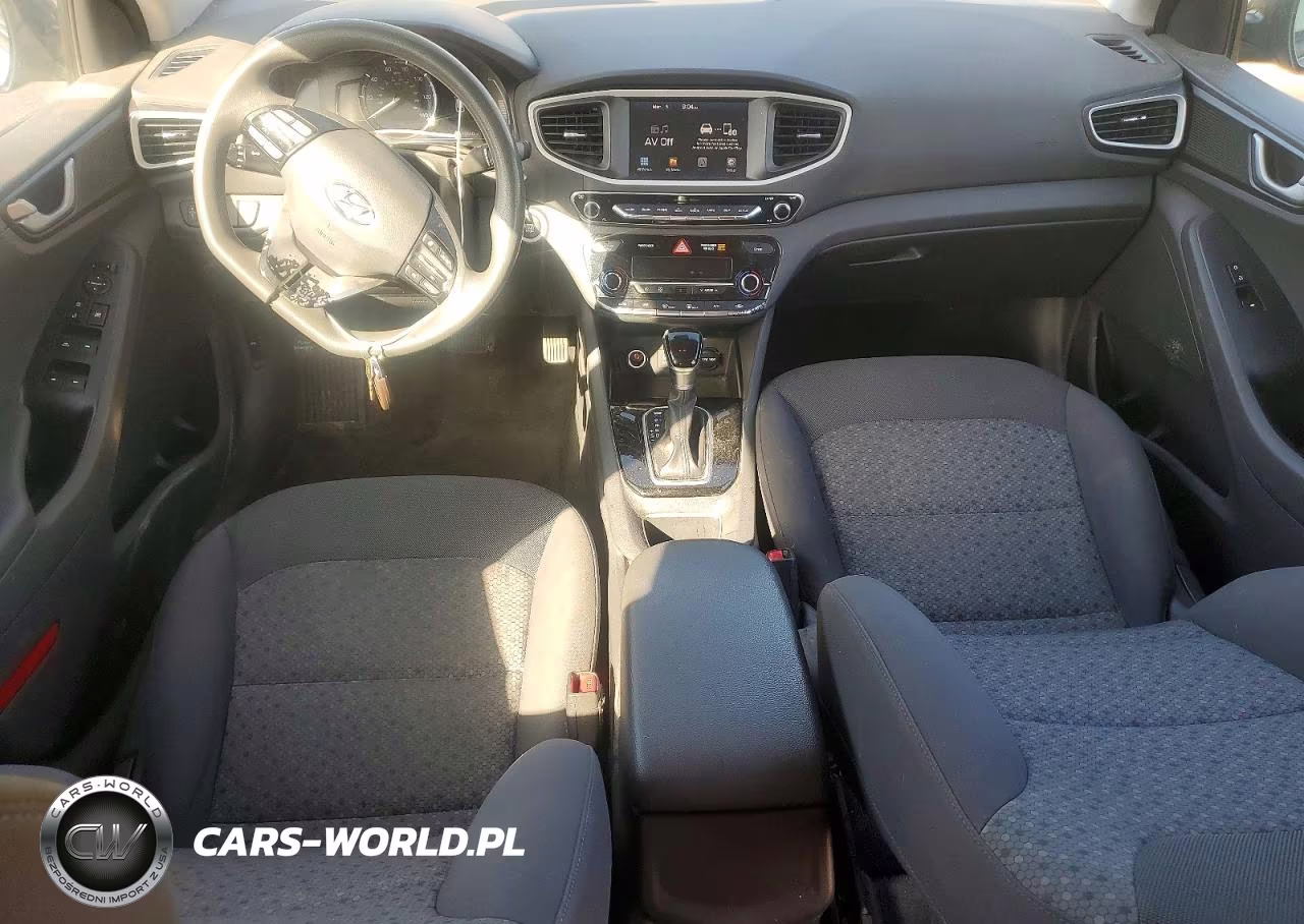 2018 Hyundai Ioniq Hybrid Blue VIN:KMHC65LC7JU075315 - 8