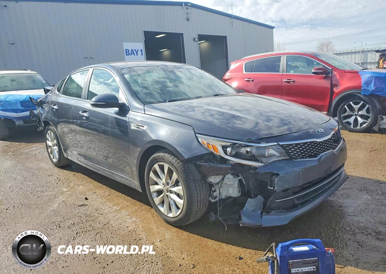 2018 Kia Optima S VIN:5XXGT4L38JG206105 - 4