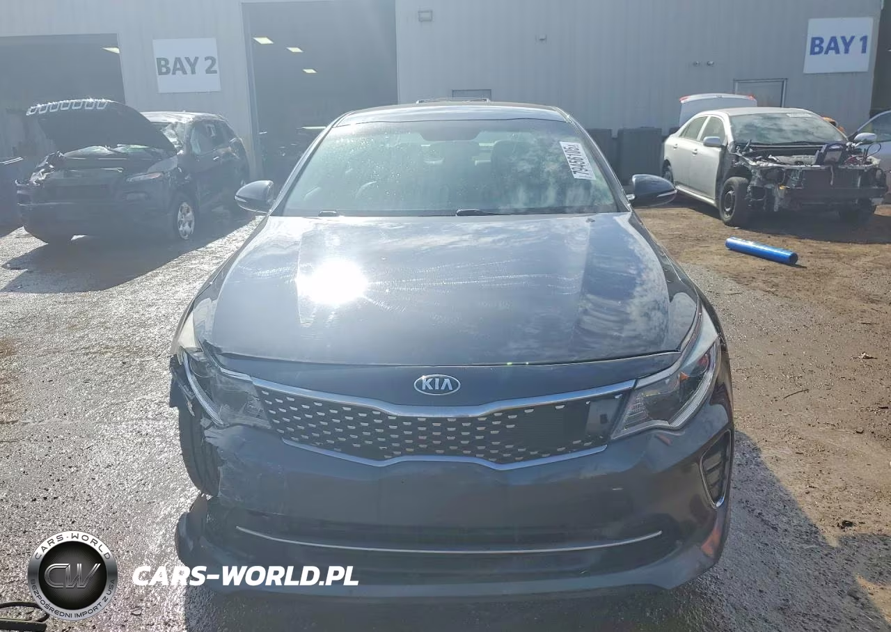 2018 Kia Optima S VIN:5XXGT4L38JG206105 - 5