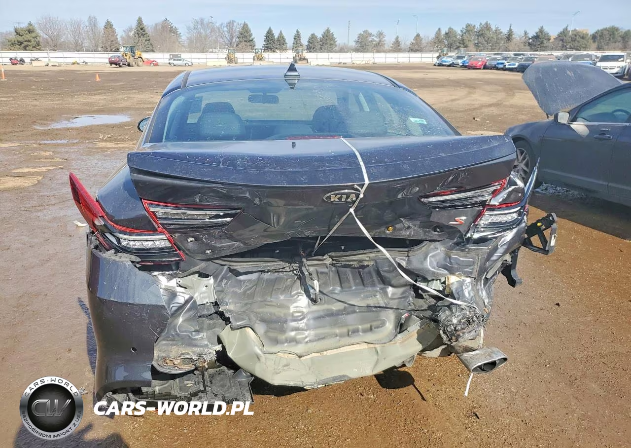 2018 Kia Optima S VIN:5XXGT4L38JG206105 - 6